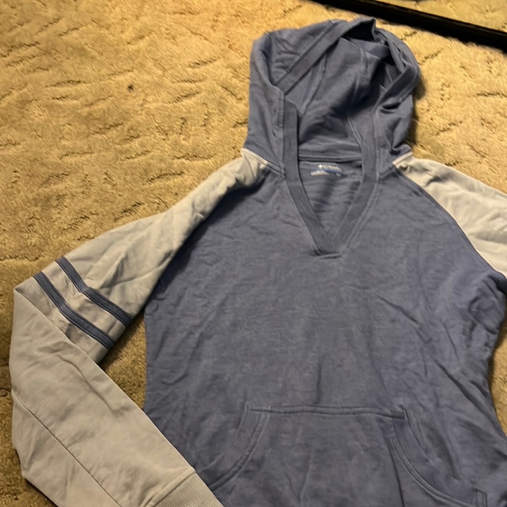Columbia sweatshirt